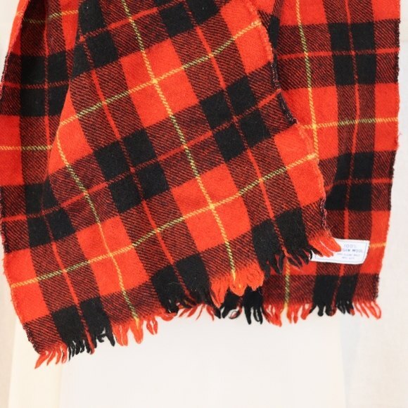 Red Tartan Plaid Vintage Wool Scarf - Picture 4 of 8